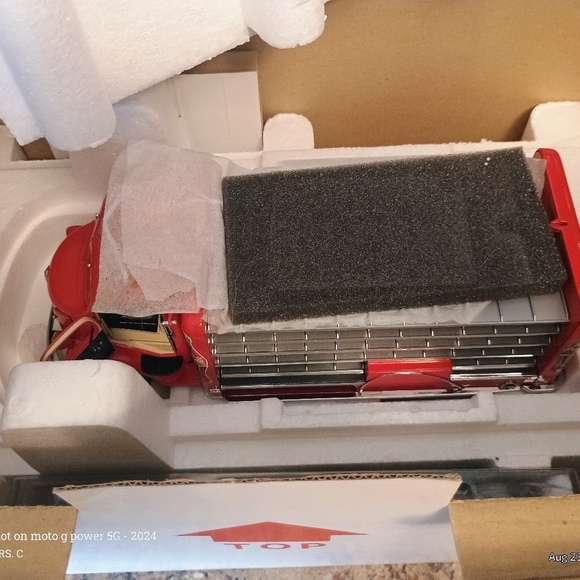 Rare collector's item Coca-Cola diecast metal vehicle replica of a 1938 Coke - Picture 9 of 13